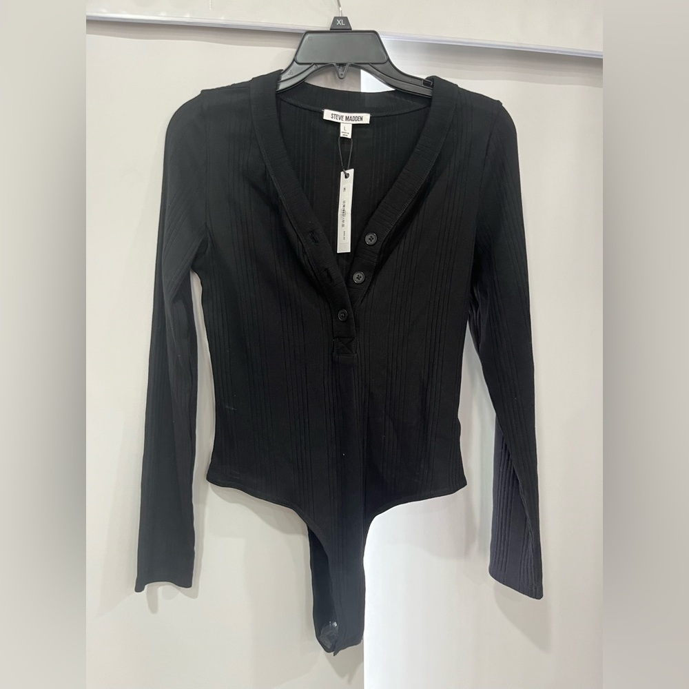 Steve Madden Black Ribbed V-Neck body - Picture 2 of 7